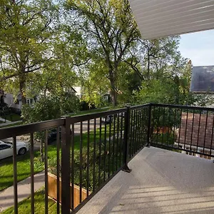 Gorgeous 2-bedrooms Duplex Upper Unit Holiday home