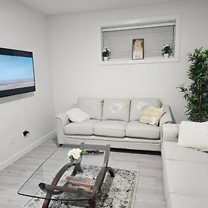 New Built House, In Style Guest Suite, 2bedroom, 2bed, 2bath Holiday home